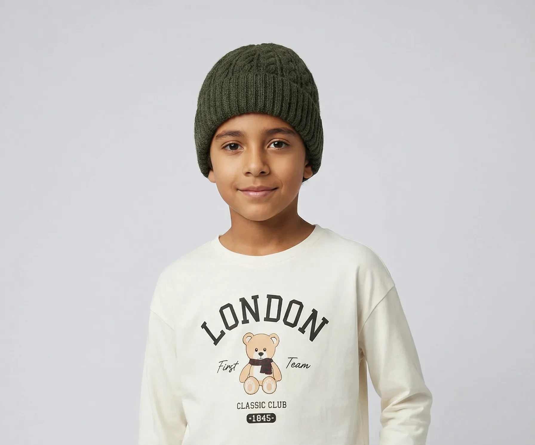 KI-generiertes Kindermodel für Mode